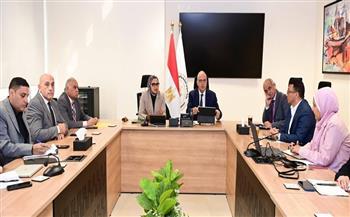 وزير الري ومحافظ الوادي الجديد يتابعان موقف استخدام المياه الجوفية وجهود التنمية المستدامة بالمحافظة