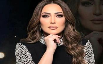 نهال عنبر تنجو من حادث مروع بسيارتها