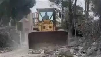 بدء فتح الطرق في صور وبنت جبيل تمهيدا لعودة الأهالي وسط دعوات إلى التريث