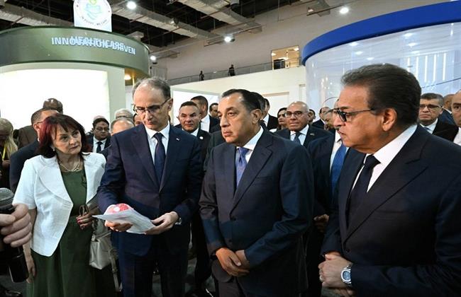 رئيس الوزراء يتفقد المعرض الطبي الإفريقي الخامس 