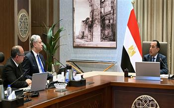 رئيس الوزراء يتابع استعدادات بدء المرحلة الثانية من المبادرة الرئاسية "حياة كريمة"