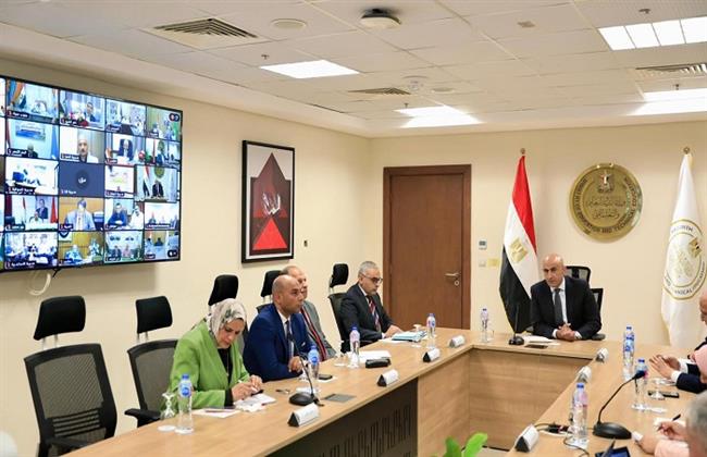 وزيرالتعليم:- إحكام إجراءات التفتيش قبل دخول لجان الثانوية العامة ومنع اصطحاب الهواتف