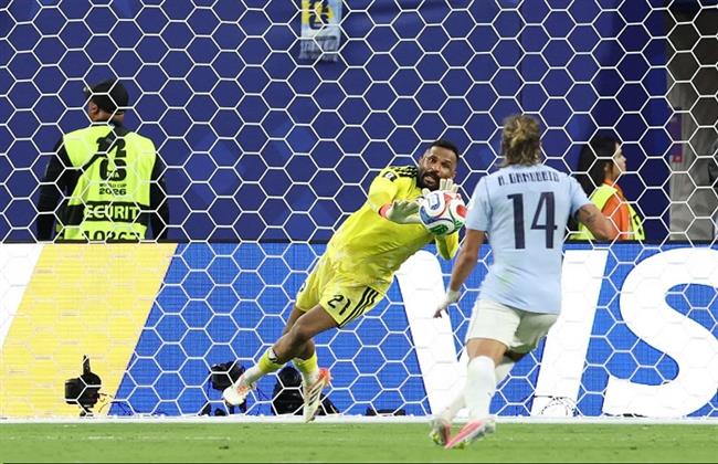 العرب في المونديال.. العويس يقود السعودية للتعادل مع أوروجواي في كأس العالم