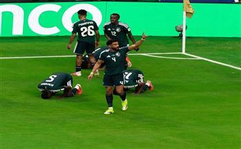 العرب في المونديال.. عبدالإله العمري أول مدافع سعودي يسجل في كأس العالم