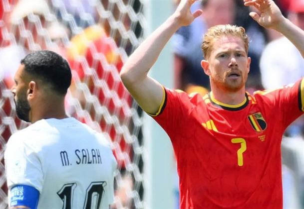 العرب في المونديال.. الدوري الإنجليزي يبرز أرقام صلاح ودي بروين المميزة