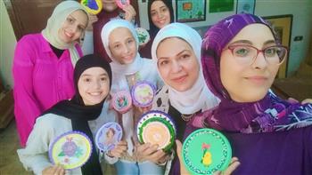 كوسترات من الجبس والديكوباج.. ورشة فنية بقصر ثقافة المنيا