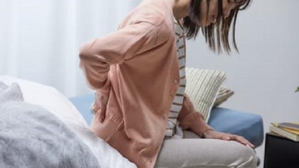 أسباب تزايد الاضطرابات الهرمونية بين الشابات العاملات