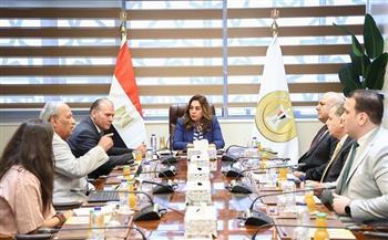وزيرة التنمية المحلية تتابع الموقف التنفيذي للمشروعات بالمحافظات وتوجه بتسريع معدلات الإنجاز