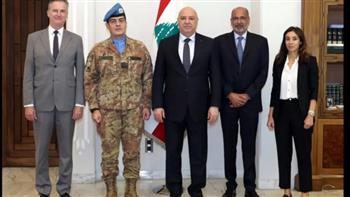 رئيس لبنان يبحث مع قائد "اليونيفيل" أوضاع الجنوب والتحديات التي تواجه القوات الدولية