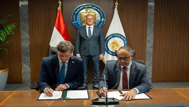 وزير البترول يشهد توقيع حزمة اتفاقيات لزيادة إنتاج الغاز وجذب الاستثمارات  