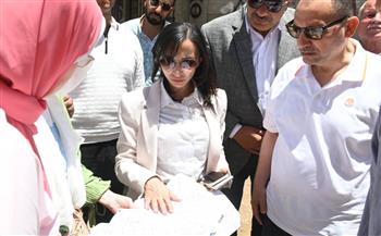 من قلب شوارع إدكو.. محافظ البحيرة تتابع وتتفقد وتوجه بحلول عاجلة لمطالبهم