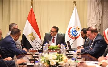 بالشراكة مع شركات عالمية.. وزير الصحة يبحث توطين تكنولوجيا كواشف فصائل الدم في مصر   