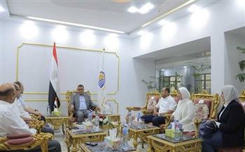 محافظ قنا يستقبل رئيس هيئة تنمية الصعيد لبحث تنفيذ مشروعات تنموية جديدة ودفع عجلة الاستثمار بالمحافظة 