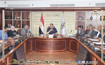 السكرتير العام يعقد اجتماعا لمناقشة الموقف التنفيذي لمشروعات الخطة الاستثمارية بمركز ومدينة بني سويف