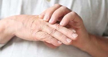 عادات خاطئة تسبب آلام الأصابع..احذرها