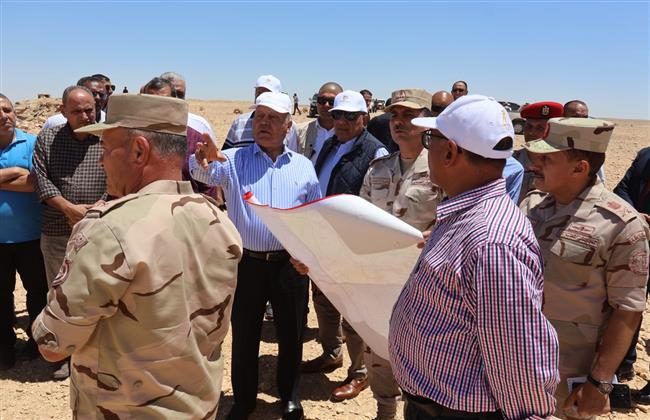 وزيرا النقل والكهرباء يتفقدان جبل سحابة وجبل عتاقة لبحث مشروعات طاقة الرياح