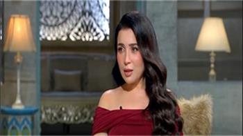 "يسرا صنعتني".. مي عز الدين تكشف أسرار أهم مرحلة في تكوينها الفني