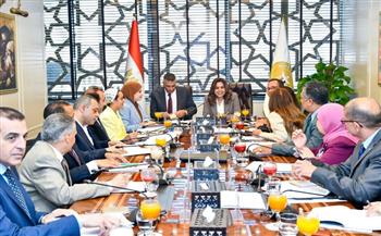 وزيرة التنمية المحلية والبيئة تترأس اجتماع  لمتابعة تحويل شرم الشيخ إلى مدينة خضراء