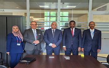 وزير العمل يبحث مع نظيريه الجزائري والسوداني تفعيل مذكرات التفاهم وتوسيع التعاون وتبادل الخبرات 