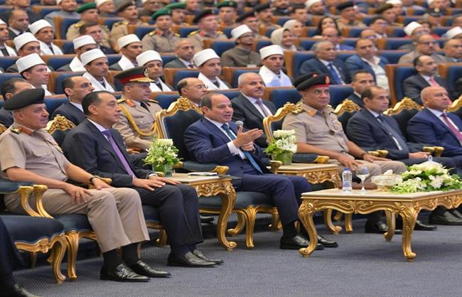 الرئيس السيسي يوجه بانضمام عدد من خريجي أئمة الأوقاف إلى كلية الدفاع الوطني  
