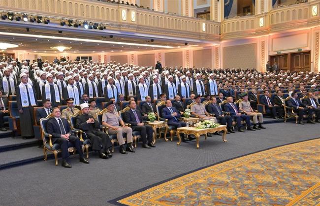 الرئيس السيسي يدعو إلى البناء على نتائج الدورة الثالثة لأئمة الأوقاف بالأكاديمية العسكرية
