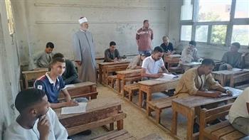 اليوم.. طلاب القسم العلمي بالشهادة الثانوية الأزهرية بسوهاج يؤدون إمتحان الكيمياء
