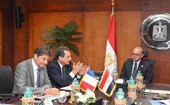 وزير الاستثمار يبحث مع السفير الفرنسي تعميق التعاون الاستثماري والتجاري
