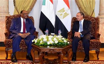 وزير الخارجية يلتقي نظيره السوداني لبحث سبل تعزيز العلاقات الثنائية وتطورات الأوضاع في السودان   