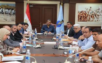 محافظ البحر الأحمر يوجه بتسريع وتيرة مشروعات البنية التحتية والخدمية بالغردقة ورأس غارب