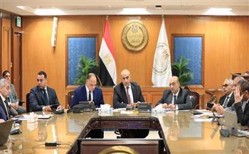 وزير التربية والتعليم يتابع انتظام أول أيام امتحانات الثانوية العامة من غرفة العمليات المركزية