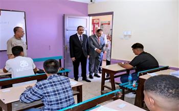 محافظ سوهاج يتفقد لجان الإمتحانات بمدارس حي غرب وأخميم وحي شرق