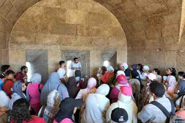 عراقة التاريخ تلتقي بطموح الشباب.. «مؤسسة زاهي حواس» تطلق دورتها الرابعة في الآثار الإسلامية 