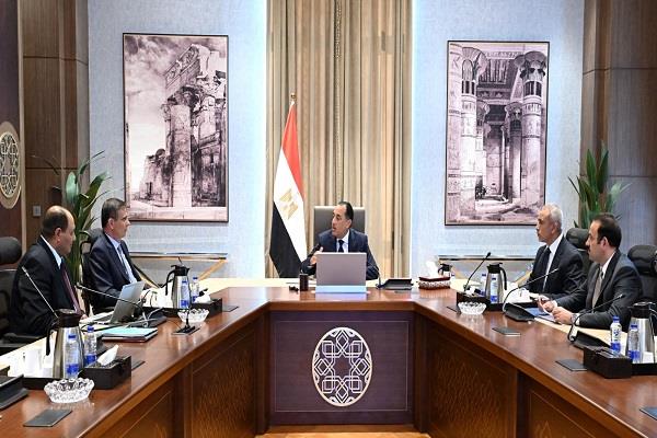 رئيس الوزراء يبحث التوسع في إنشاء عدد من محطات الثروة الحيوانية الحديثة