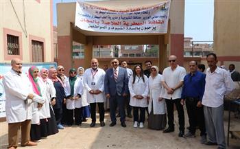 محافظ القليوبية يتفقد القافلة البيطرية المجانية بكفر علي شرف الدين بمركز كفر شكر