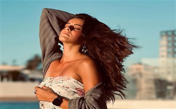 احتفالًا بأجواء الصيف...ميران عبد الوارث تنشر صورها على البحر