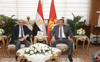 محافظ بورسعيد يستقبل رئيس الغرفة التجارية ببورسعيد و السكرتير العام للاتحاد العام للغرف التجارية 