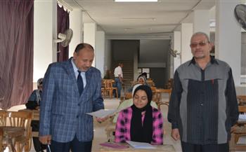 نائب رئيس جامعة الأزهر للوجه القبلي يتفقد امتحانات كلية البنات الإسلامية بأسيوط