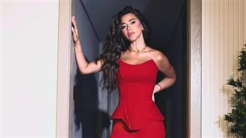 بإطلالة لافتة.. يارا السكري تتألق باللون الأحمر في أحدث ظهور