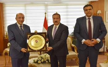 محافظ بورسعيد يستقبل رئيس الاتحاد العام للشركات لبحث استعدادات إقامة بطولة الجمهورية للشركات