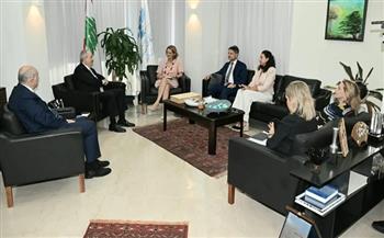 وزير المالية اللبناني ووفد فرنسي يبحثان الإصلاحات المالية وتعزيز التعاون الاقتصادي