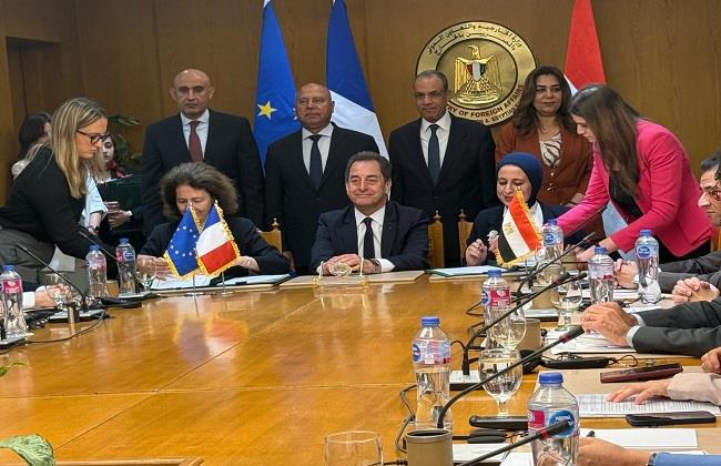 الصحة: توقيع اتفاقيتين بين وزارة الخارجية والتعاون الدولي والاتحاد الأوروبي والوكالة الفرنسية للتنمية 