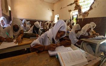 تقرير أممي: النزاعات والنزوح والتغيرات المناخية تتسبب في خسارة ملايين الأطفال فرص التعليم
