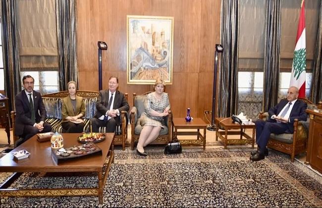نبيه بري يبحث مع وفد نيابي بريطاني تطورات الأوضاع في لبنان والمنطقة