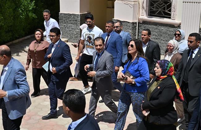 وزيرة الثقافة ومحافظ المنيا يتفقدان مشروعات تطوير مسرح ثقافة المنيا وأبو قرقاص