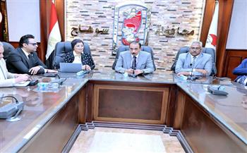 محافظ سوهاج ونائب وزير الصحة يترأسان المجلس الإقليمي للسكان لمتابعة تنفيذ الخطة العاجلة 2027
