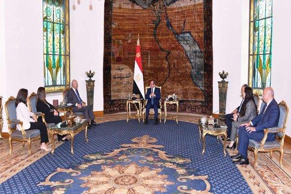 الرئيس السيسي يؤكد اعتزاز مصر بالتعاون مع مفوضية الأمم المتحدة لشؤون اللاجئين