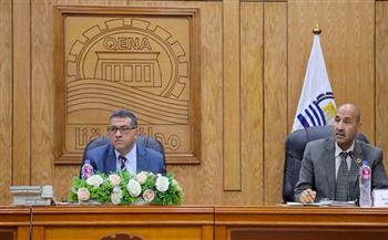 محافظ قنا يترأس اجتماع المجلس التنفيذي ويتابع ملفات التنمية والخدمات