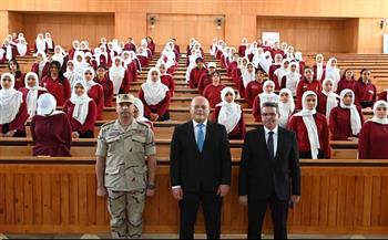 بمشاركة 200 طالبة.. رئيس جامعة سوهاج الأهلية يتفقد فعاليات دورة التربية الوطنية