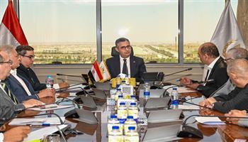 وزير التموين يبحث تطوير منظومة الدعم مع شعبة المواد الغذائية وبدالي التموين  