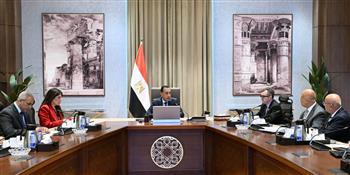 رئيس الوزراء يتابع جهود تنفيذ الخطة الاستراتيجية لتحلية مياه البحر